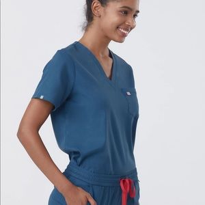 Mediclo Sal Essential Scrub Top (Caribbean Blue)